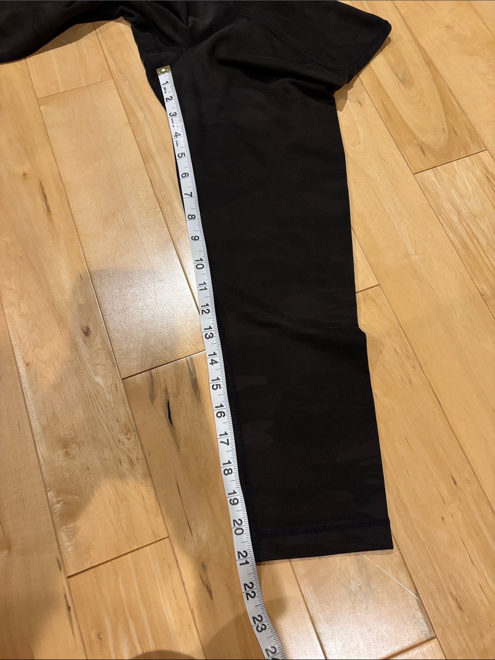 Lululemon capris - Picture 2 of 6